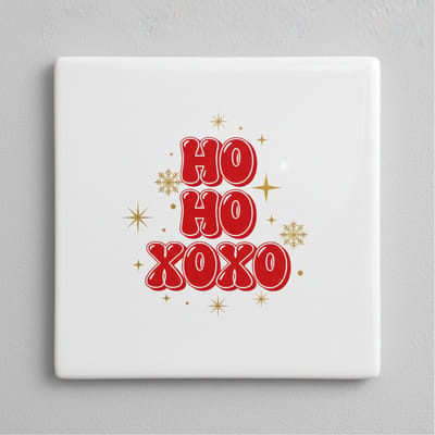 Ho Ho XOXO Kerst Keramische Tegel – Feestelijke Kerst Wanddecoratie met Sprankelende Accenten – 15 x 15 cm