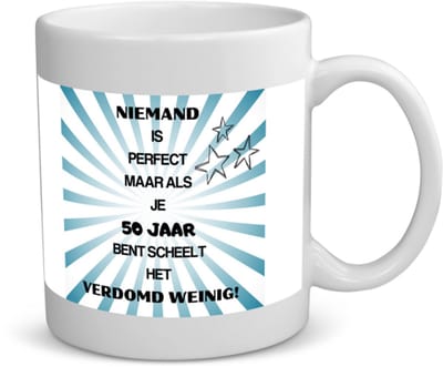 Akyol - 50 jaar sarah en abraham cadeau - koffiemok - theemok - Hoera 50 jaar - jubileum man en vrouw - met opdruk - grappige tekst - jarig - verjaardag - grappige tekst - 350 ML inhoud