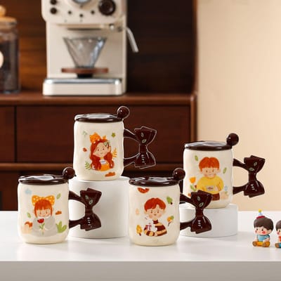 Vlinderhandvat met Deksel Lepel Cartoonfiguur Keramische Beker Souvenir Leuke Waterbekerset Hittebestendige Waterbeker Meisjes 450ML gray