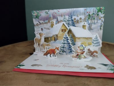 Pop-up Kerstkaart – Vrolijke 3D Kerstkaart met grappig kerst tafereel - Sneeuw - pop-up kaart 3D wenskaart - Fijne feestdagen en een Gelukkig Nieuwjaar
