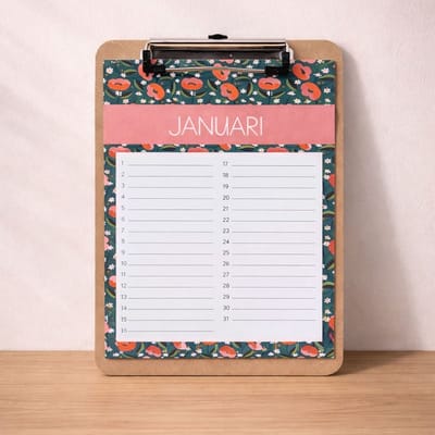 Verjaardagskalender A5 op klembord – Staand en hangend – Vrolijke prints per maand – Stevig beschrijfbaar papier