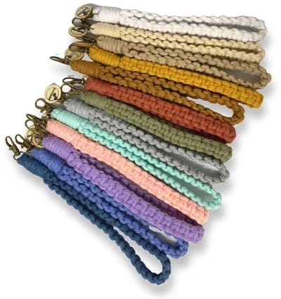 Macramé Pols Keycord - Squared - Vintage Groen - Katoenkoord - Prijs per Stuk - Inclusief Verzendkosten