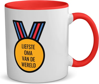 Akyol - liefste oma van de wereld koffiemok - theemok - rood - Oma - de liefste oma - verjaardagscadeau - verjaardag - cadeau - cadeautje voor oma - oma artikelen - kado - geschenk - gift - 350 ML inhoud