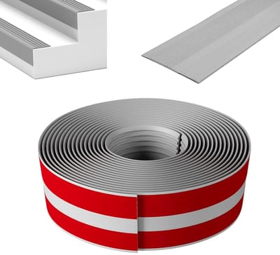 Zelfklevend PVC Traprandprofiel - Waterdicht en Antislip voor Binnen en Buiten (Grijs, 2m x 10,8cm)