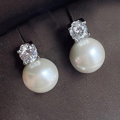 Huitan Eenvoudige Stijlvolle Gesimuleerde Pareloorbellen met Zirkonia Modieuze Damesoorbellen Kleur Luxe Trendy Sieraden gray