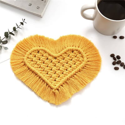 Macrame Onderzetter voor Glazen - Kaarsenhouder - Hart Vorm - 15 bij 15 cm - Geel
