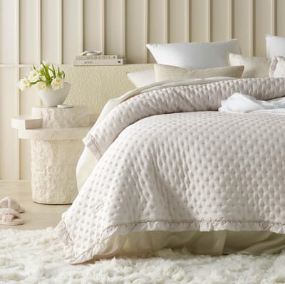 Famanu - Luxe sprei 240x260 cm beige, fluwelen woondeken met quiltstructuur
