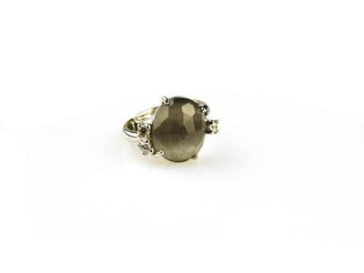 ring in zilver model eclips gezet met grijze steen en cubic zirconia