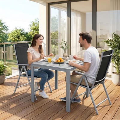 balkonset 3-delig met verstelbare klapstoelen en tafel 75x75 cm – Aluminium tuinset met WPC tafelblad, weerbestendig – Compacte tuinmeubelset teakbruin/grijs – Urbanhome