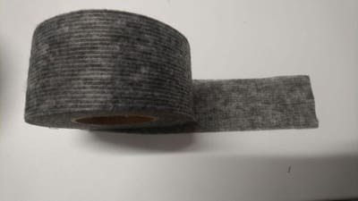 Vlieseline H410 Zoomband 5cm breed, Zwart, met strepen in de lengte, Per Meter.