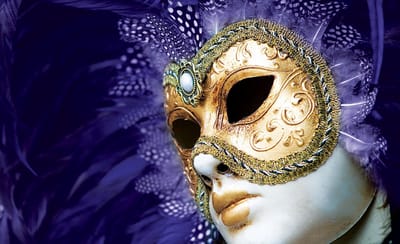 Mask gold wallcovering