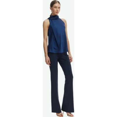 top bemande blauwe vrouw