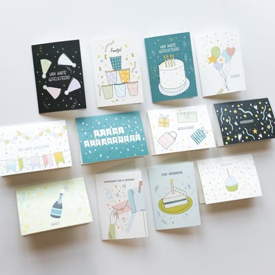 12x hippe gekleurde verjaardagskaartjes (A6) - verjaardagskaarten - kaartjes om te versturen - kaartenset - hippe kaartjes - kaartjes met tekst - wenskaarten - felicitatiekaarten - kaart verjaardag - verjaardagskaart - hippe wenskaarten verjaardag