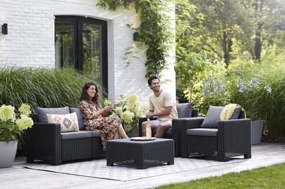 CaliforniaRattan Deluxe 2-zits Tuinbank 141 x 68 x 72 cm – Ronde Rotan Look Lounge Sofa met Kussens voor Balkon en Terras – UV- en Weerbestendige Outdoor Bank in Grijs