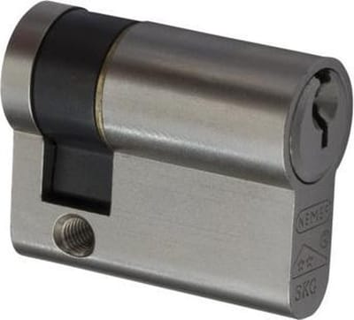 Nemef Cilinderslot 132/9 en 131/9 - gelijksluitend incl. 3 sleutels - SKG***