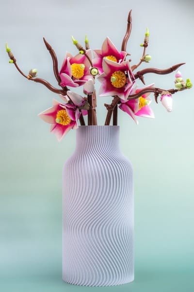 Wavy vaas - Wit Marmer patroon - H24cm - Moderne vaas van bio plastic - Maerc Design