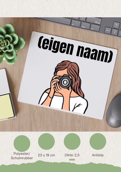 Akyol - fotograaf vrouw met eigen naam Muismat - Fotograaf - fotografen - leuk cadeau voor iemand die houd van foto's maken - cadeau - kado - 23 bij 19 cm