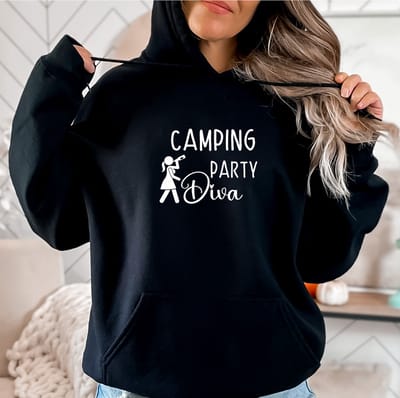 Hoodie zwart- Camping party diva Maat S
