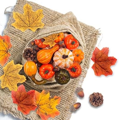 PolkaHome Herfst Decoratie Set - 50 Delige Kunstpompoenen Set met Esdoornbladeren, Eikels en Dennenappels voor Herfstdecoratie, Halloween en Thanksgiving