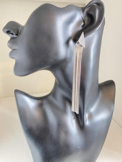 Oorsieraad Metal Tassle | | Make up | Parfum | Moederdag | Verjaardagscadeau| Cadeautje| Valentijnsdag| Kado | sieraden | vaderdag | oorbellen | oorsieraden