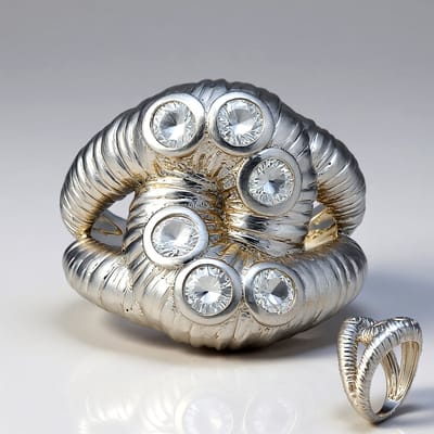 Cavill - Zilveren ring met Cambodjaanse briljant zirkonen 0,919 ct - 925 Sterling zilver - Platina plating - Moderne elegante damesring 22x20 mm