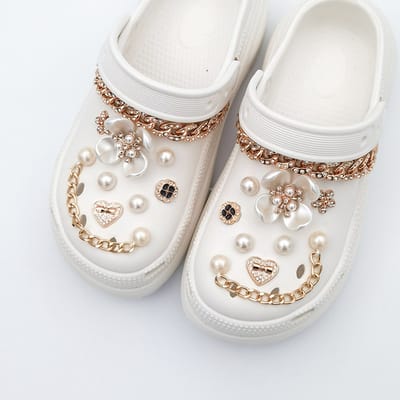 Schoenaccessoires-geschikt voor crocs charms- geschikt voor crocs pins- geschikt voor crocs Accessoires- geschikt voor Crocs Jibbitz-18 gouden kralen aan een ketting in Chanel-stijl