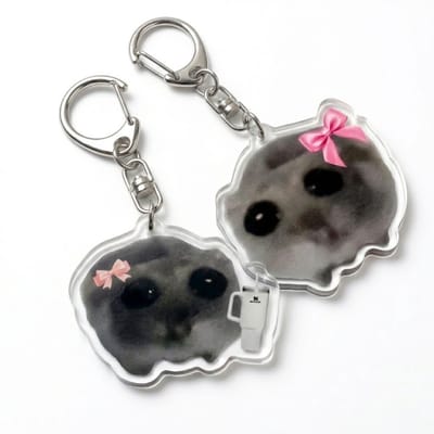 Grijze transparante hamster sleutelhanger set 2 stuks acryl sleutelhanger dames en heren met huilende hamster illustratie en metalen haak, decoratieve keychain voor sleutels en tas
