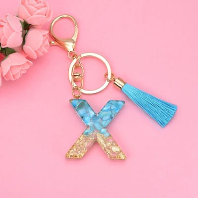 Letter Sleutelhanger A-Z – Luxe Initialen Sleutelhanger met Pompon & Kwastje – Tashanger voor Dames & Meisjes – Accessoire voor Sleutelbos, Handtas, Rugzak & Autosleutel – Persoonlijk Cadeau voor Vrouw, Moeder, Dochter & Vriendin