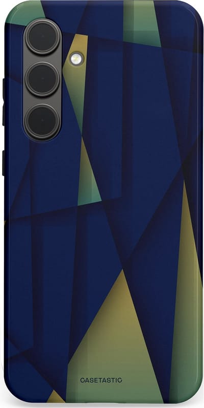 Casetastic Hoesje Geschikt voor Samsung S24 Plus - Stijlvolle Beschermende Duo-layer Case - Blauwgroene Driehoeken