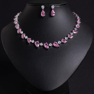 Dames Licht Luxe Design Waterdruppel Zirconia Mode Ketting Oorbellen Set Elegant En Veelzijdig Met Een Uniek Design Gevoel Set black