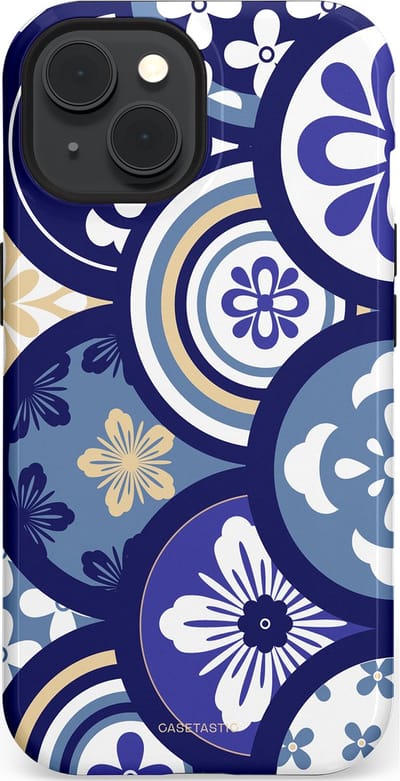 Casetastic Hoesje Geschikt voor Apple iPhone 15 Magsafe - Stijlvolle Beschermende Duo-layer Case - Blauwe bloemen Talavera Maiolica Patroon