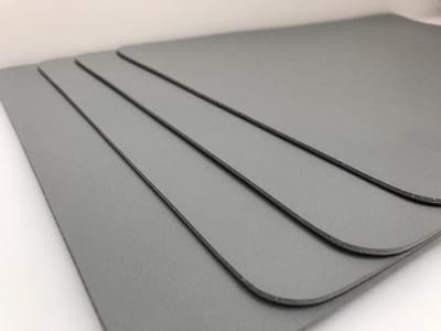 Set van 4 Rechthoekige Placemats van Kunstleer in Cementgrijs - Tafelonderzetters 46x33 cm