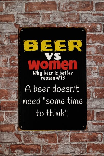 Wandbord - Beer vs women - Metalen wandbord - Mancave - Mancave decoratie - Wand bord - 20 x 30cm - Metalen decoratie - Wandborden - Decoratie - UV bestendig - Metal sign - Tekst bord - Bar decoratie