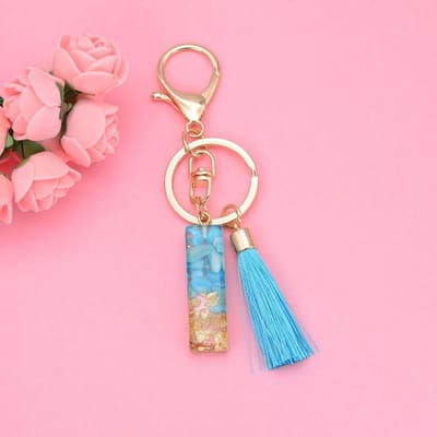 Letter Sleutelhanger A-Z – Luxe Initialen Sleutelhanger met Pompon & Kwastje – Tashanger voor Dames & Meisjes – Accessoire voor Sleutelbos, Handtas, Rugzak & Autosleutel – Persoonlijk Cadeau voor Vrouw, Moeder, Dochter & Vriendin