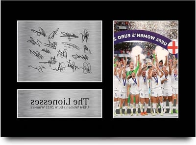 Voetbal Memorabilia - Gesigneerde Foto - Cadeau voor Fans - Gedrukt Replica - A4 Formaat - Zwart