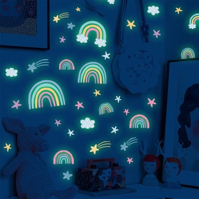 Dailygoods- Muursticker Lichtgevend - Regenboog/Wolken - Zelfklevend PVC - Wanddecoratie Kinderkamer - Veilig in het Donker - Artistiek Ontwerp