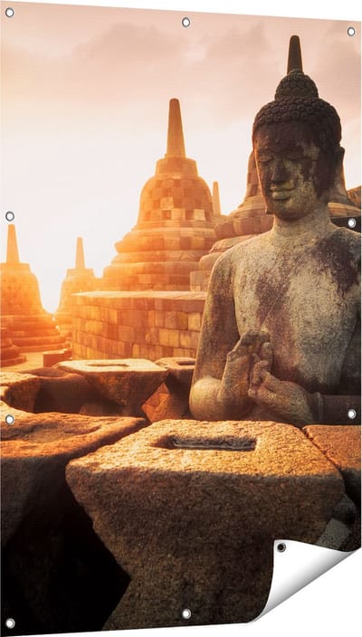 Gards Tuinposter Boeddha Beeld in een Tempel - 80x120 cm - Tuindoek - Tuindecoratie - Wanddecoratie buiten - Tuinschilderij