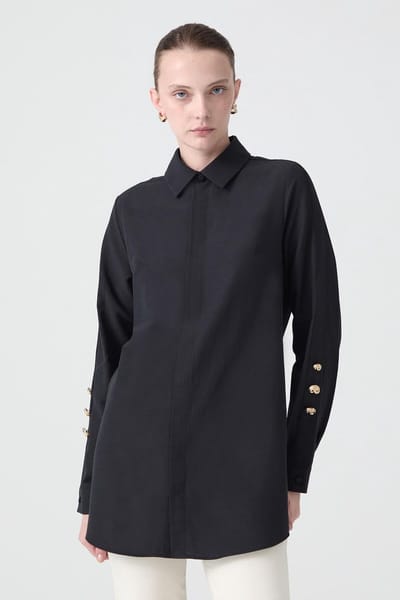 Touché Privé - Poplin blouse met metalen knopen op de mouwen - Zwart - Dames
