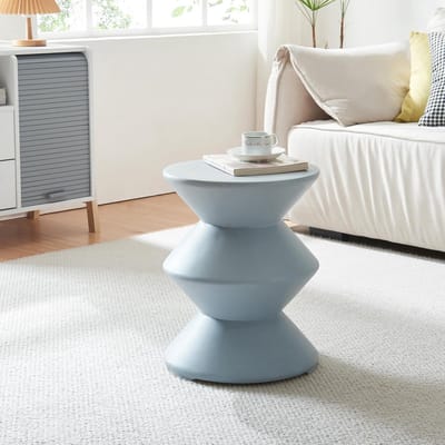 Ronde bijzettafel lichtblauw met lichte betonlook 47 cm hoog