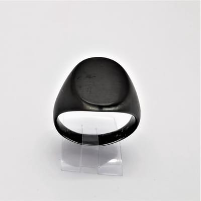 Schitterend - Stoer - RVS ovale mannen zegelring maat 19 zwart coating.