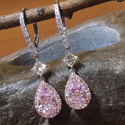 Huitan Zilverkleur/Goudkleur Hemelsblauw CZ Druppeloorbellen Dames Temperament Dames Accessoires Dagelijkse Slijtage Feest Statement Sieraden gray