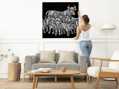 Line art vee schilderij | Lineaire schoonheid: een artistieke verkenning van vee in beweging | Kunst - 60x60 centimeter op Forex | Foto op Forex