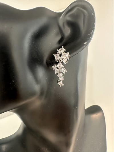 Glitter dangle oorbellen | Make up | Parfum | Moederdag | Verjaardagscadeau| Cadeautje| Valentijnsdag| Kado | sieraden | vaderdag | oorbellen | oorsieraden