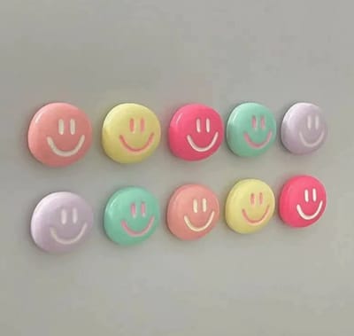 TLVX 10 stuks Vrolijke Smiley Magneten 3D / Leuke Koelkast Magneten / Foto magneet / Smileys Whiteboard magneten / Speel- en Leer Magneten / School / Boodschappenlijst / Notitie / Memo bord / Kantoor / Schoolbord / Magnetisch / Kleur Magneetjes