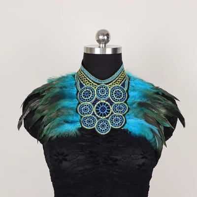 Gotische Punk Harness Riem met Uitgesneden Design en Sjaal met Kunstveren, voor Avondje Uit, Weekend Casual, Feestelijk Feest Accessoire One Size&Other blue