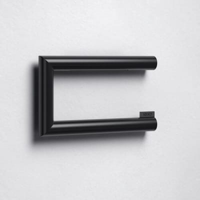 KEUCO Papierhouder voor toiletten van metaal, zwart mat gepoedercoat, lijm of boren, wc-rolhouder met rolrem voor badkamer en gastentoilet, Reva Black Selection