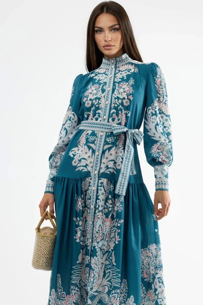 Maxi-jurk met Mandarin-kraag en riem