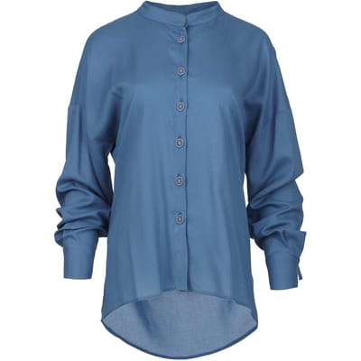 Hemelsblauwe blouse met mandarijnkraag