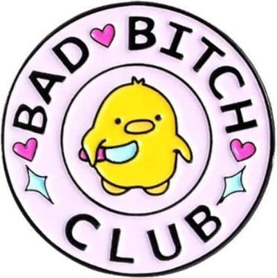 Akyol - Bad bitch Broche - Broche - bad - fan club - Cadeau - enamel broche - broche pins - kledingspeld - halloween speld -halloween broche – pin - Bedankje – leuke broche - verjaardag cadeau - cadeau -broche voor meiden -accesoires voor rugzak