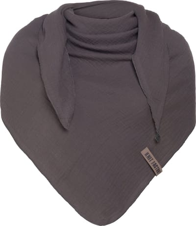 Knit Factory Liv Gebreide Omslagdoek - Driehoek Sjaal Dames - Katoenen sjaal - Zomersjaal - Luchtig en zacht - Zomer stola - Antraciet - Duurzaam - 190x85 cm - 100% Biologisch katoen